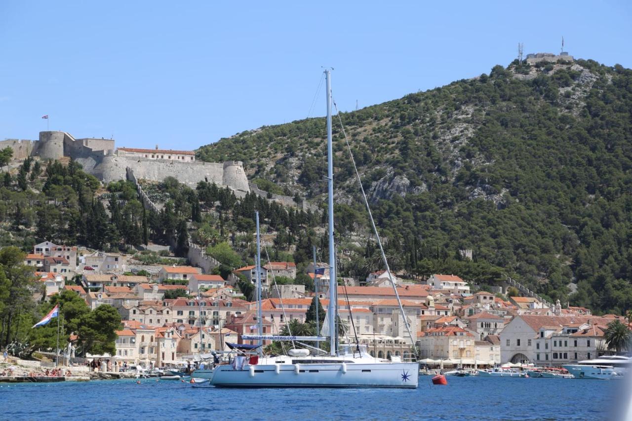 Feelhvar Along Bluelagoon Beach Hvar Town Kültér fotó